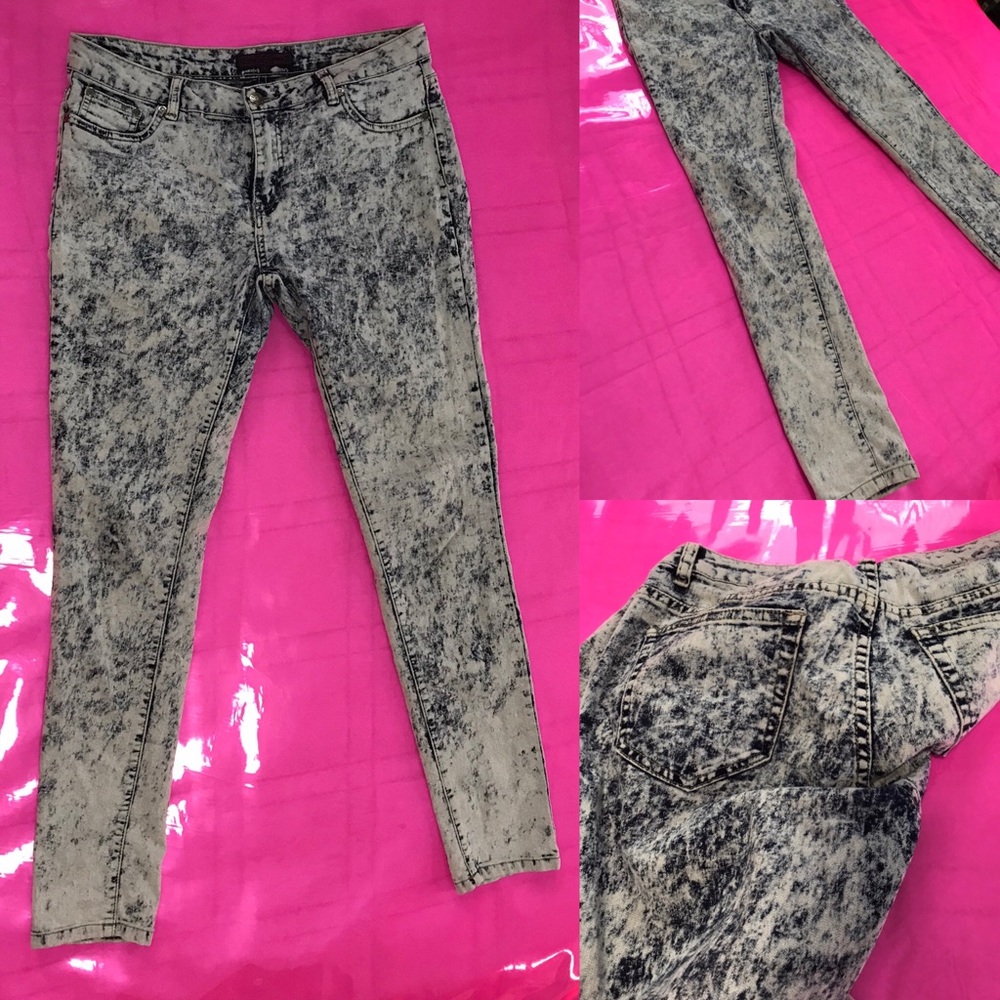 Acid wash skinny jeans